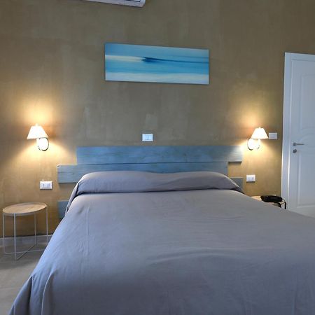 Hotel La Tavernetta Вараце Екстериор снимка