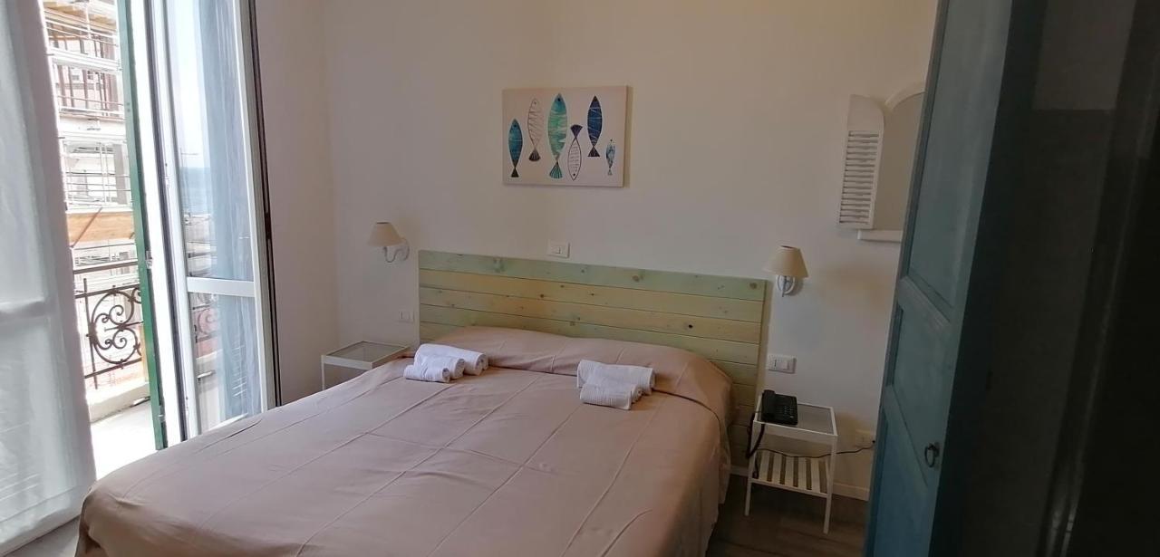 Hotel La Tavernetta Вараце Екстериор снимка