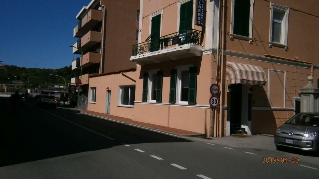 Hotel La Tavernetta Вараце Екстериор снимка